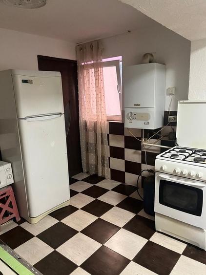 Apartament cu 2 camere decomandat în Apărătorii Patriei