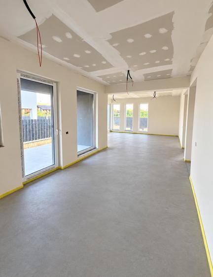 Casă individuală cu 4 camere cu Teren 250 Mp în Cetate