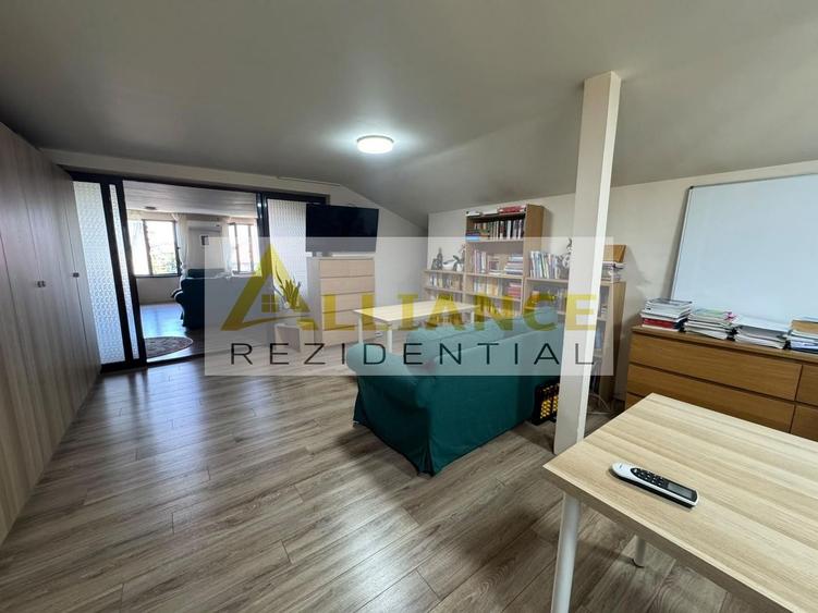 Casă individuală cu 7 camere decomandat cu Canalizare în Ultracentral