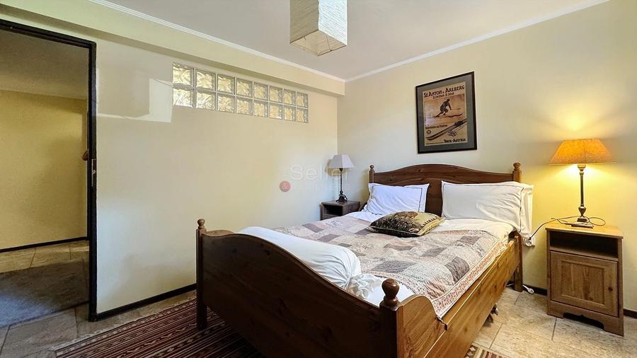 Apartament cu 4 camere decomandat, mobilat în Central