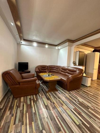 Apartament cu 3 camere decomandat în Drumul Carului