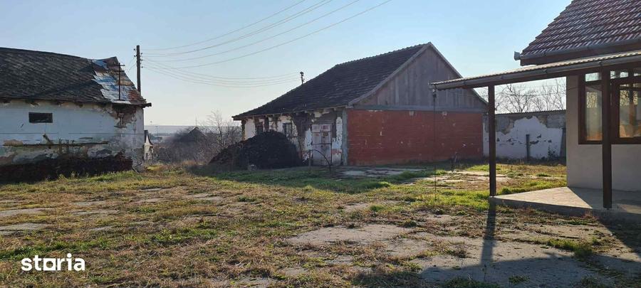 Casă cu 5 camere cu Teren 4500 Mp în Beltiug