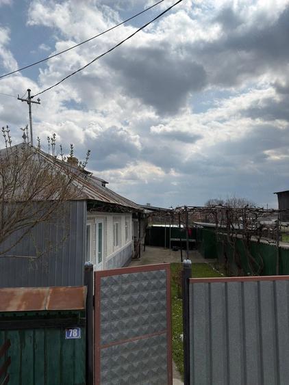 Casă cu 4 camere cu Teren 1000 Mp în Bodești