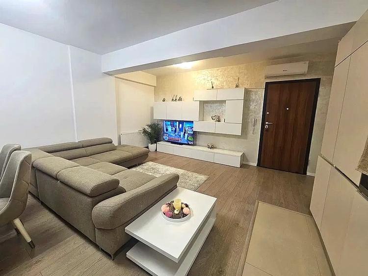 Apartament cu 3 camere decomandat, mobilat în Sisești