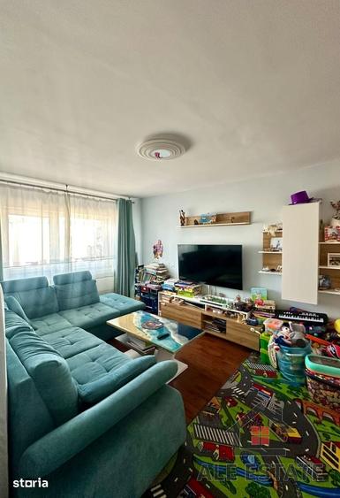 Apartament cu 4 camere decomandat în Central