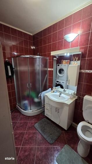 Casă cu 5 camere cu Teren 1300 Mp în Central