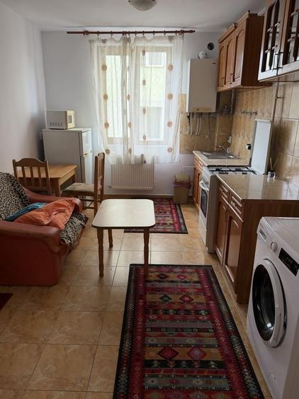 Apartament cu 2 camere decomandat în Între Lacuri