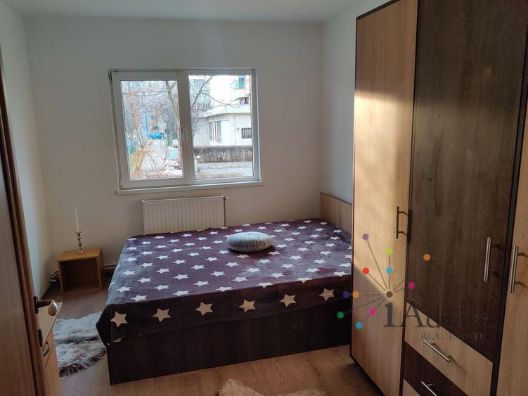 Apartament cu 3 camere decomandat în Tractorul