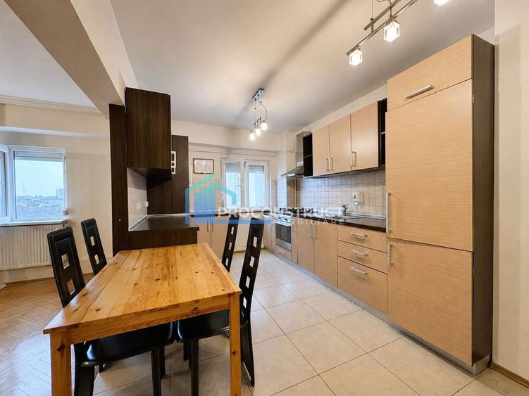 Apartament cu 3 camere decomandat, mobilat în Aradului