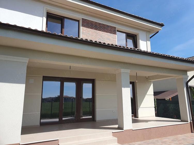 Casă cu 5 camere cu Teren 300 Mp în Central