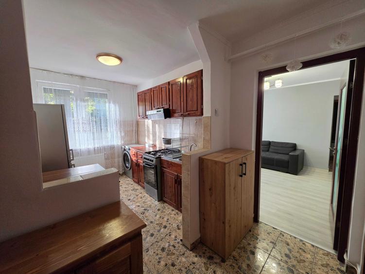 Apartament cu 2 camere semidecomandat în Rogerius