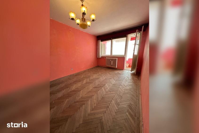 Apartament cu 3 camere decomandat în Valea Rosie
