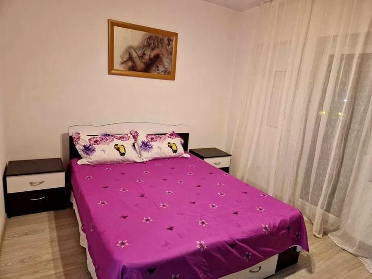 Apartament cu 3 camere decomandat, mobilat în Doamna Ghica