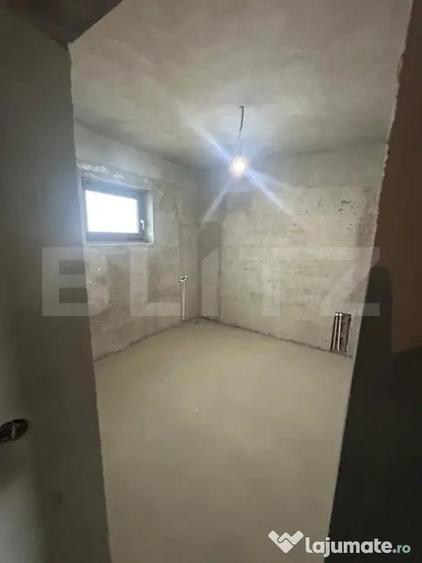 Casă cu 7 camere cu Teren 600 Mp în Micro 6