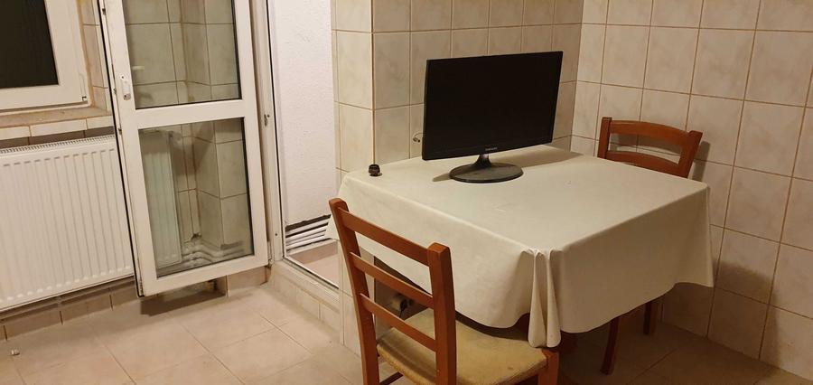 Apartament cu 3 camere decomandat în 1 Mai