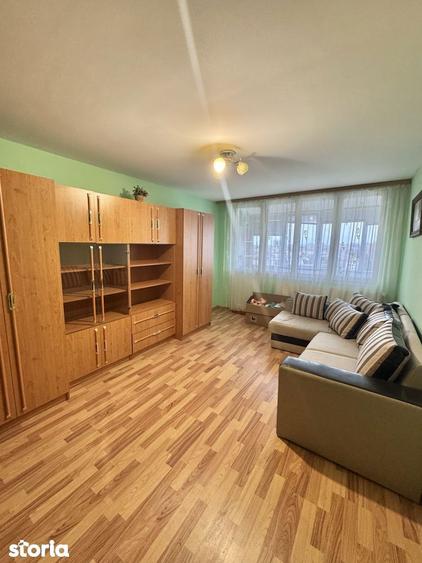 Apartament cu 3 camere decomandat, mobilat în Mircea cel Bătrân