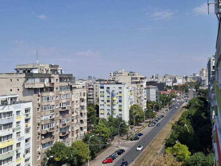 Apartament cu 2 camere semidecomandat, mobilat în 13 Septembrie