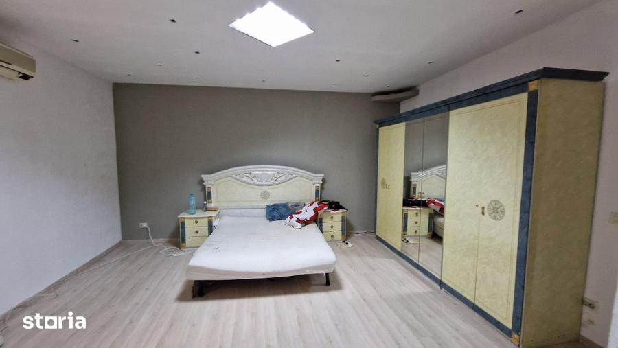 Casă cu 8 camere cu Teren 200 Mp în Sălaj