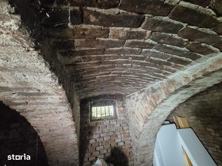 Casă cu 3 camere cu Teren 386 Mp în Central