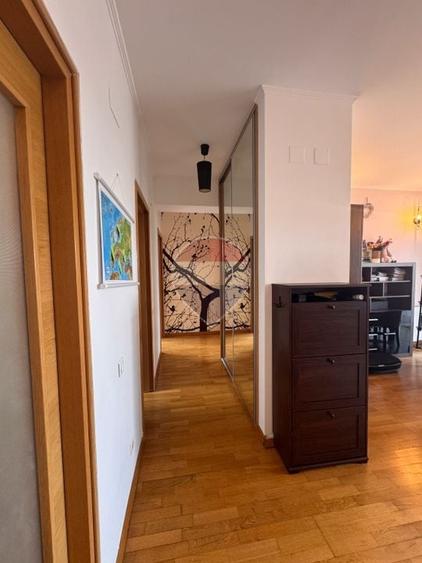 Apartament cu 3 camere decomandat în Kiseleff