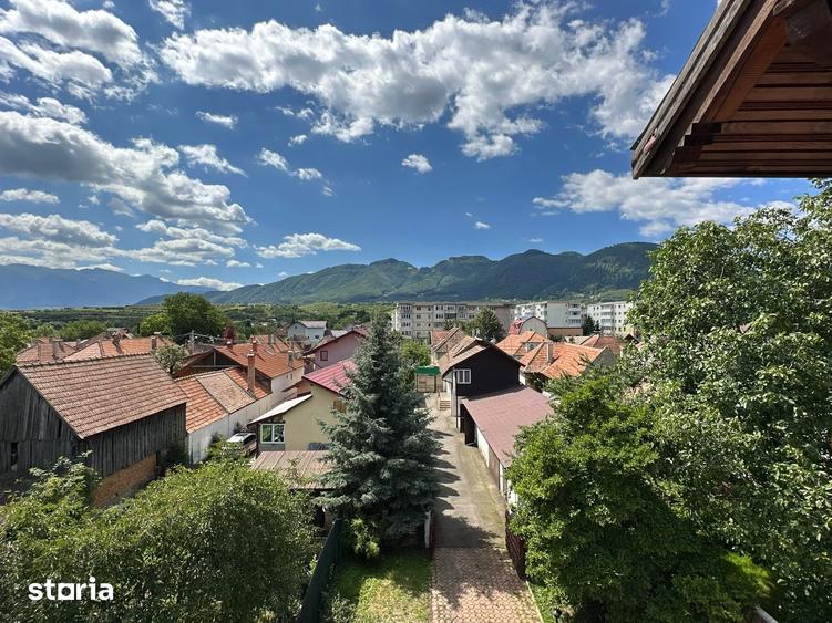 Casă cu Teren 800 Mp în Central