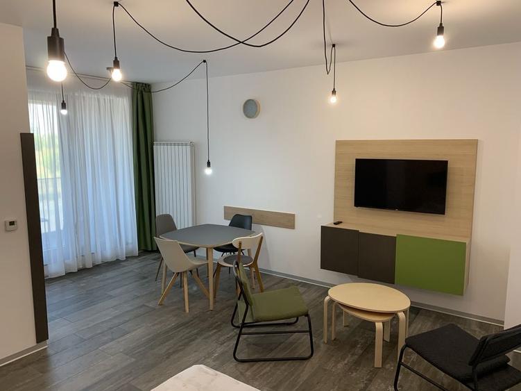 Apartament cu 2 camere decomandat în Palazu Mare