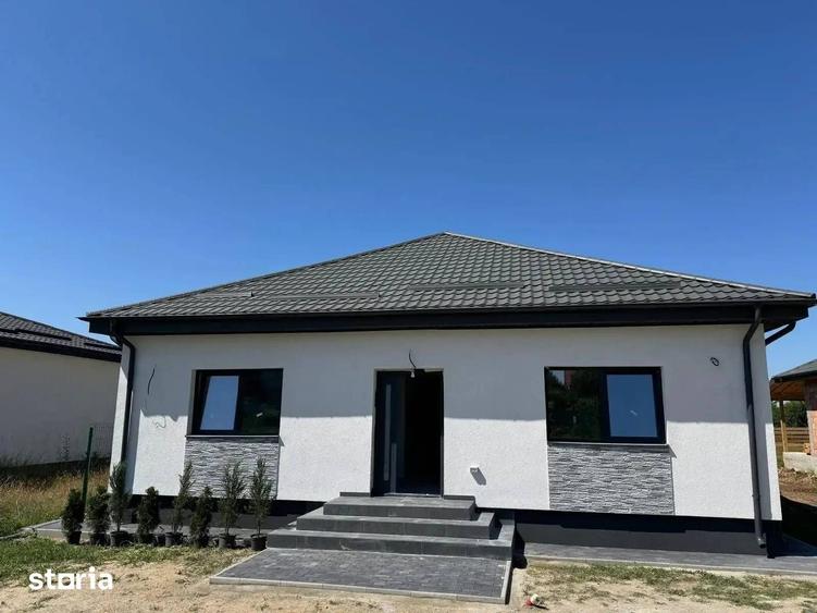 Casă cu 4 camere cu Teren 400 Mp în Crevedia