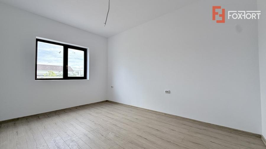Duplex cu 4 camere cu Canalizare în Moșnița Veche