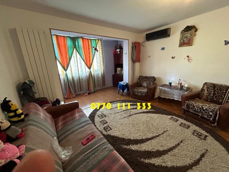 Apartament cu 3 camere semidecomandat în Hipodrom