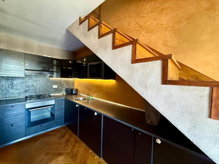 Apartament cu 3 camere semidecomandat în Sala Palatului
