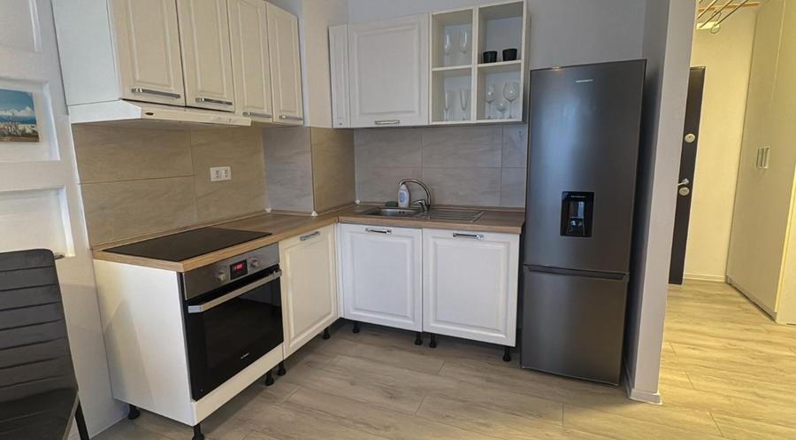 Apartament cu 2 camere semidecomandat, mobilat în Mihai Bravu