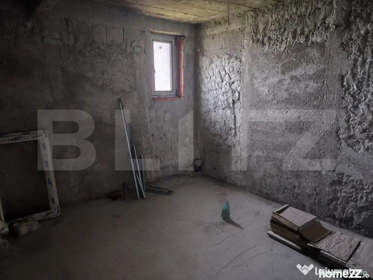 Casă cu 7 camere cu Teren 1607 Mp în Central