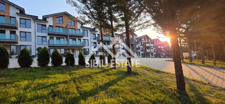 Apartament cu 3 camere decomandat în Cristian