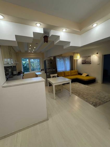 Apartament cu 3 camere decomandat, mobilat în Sălaj