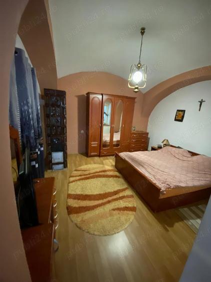 Casă cu 5 camere cu Teren 400 Mp în Gherla
