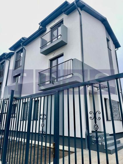 Duplex cu 5 camere cu Canalizare în Sălăjan