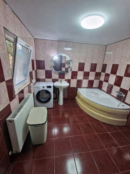 Casă individuală cu 4 camere cu Canalizare în Periferie