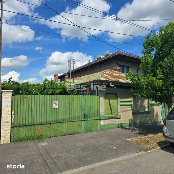 Casă cu 5 camere cu Canalizare în Ultracentral