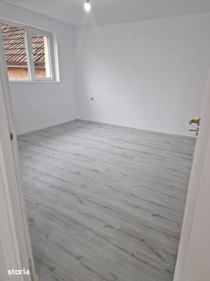 Casă cu 4 camere cu Teren 1000 Mp în Căianu