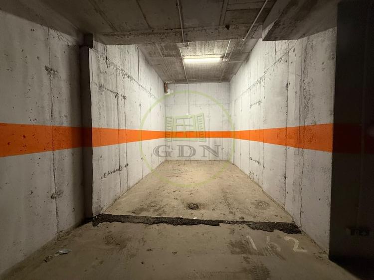 Apartament cu 3 camere, mobilat în Rovine