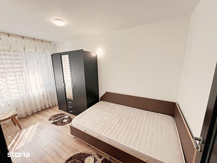 Apartament cu 3 camere în Podu Roș