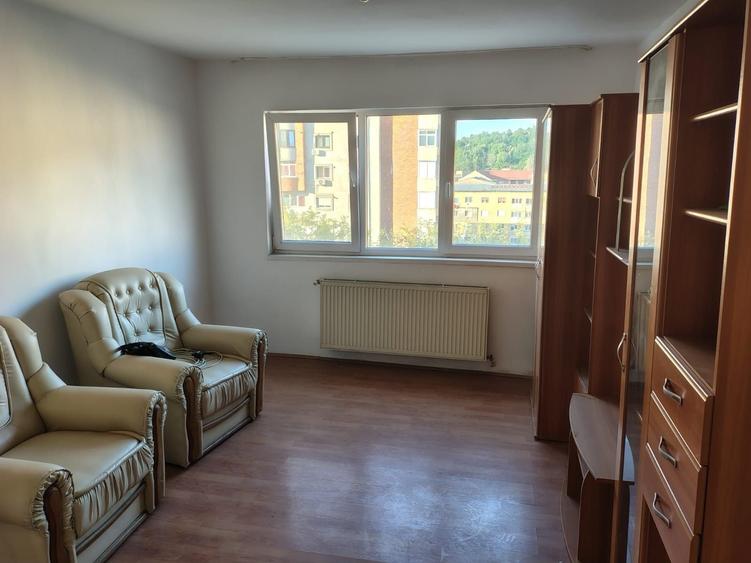 Apartament cu 2 camere semidecomandat în Dumbrăvița