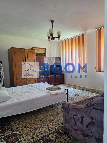 Casă cu 3 camere cu Teren 540 Mp în Ocnița