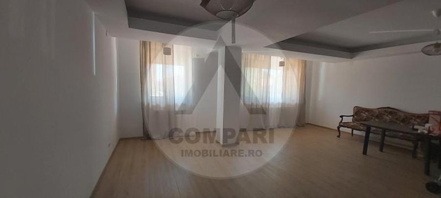 Duplex cu 6 camere cu Teren 400 Mp în Central