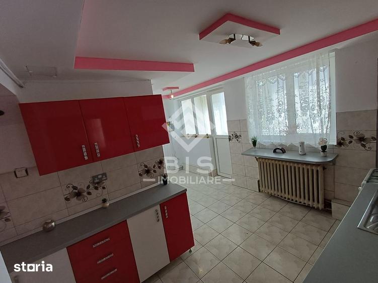 Apartament cu 3 camere decomandat, mobilat în Sud