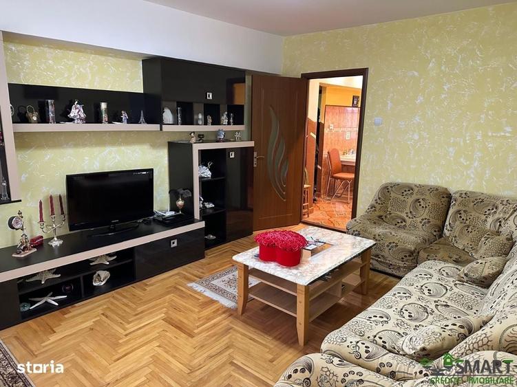 Apartament cu 3 camere decomandat în Traian