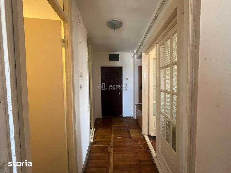 Apartament cu 3 camere semidecomandat în Central