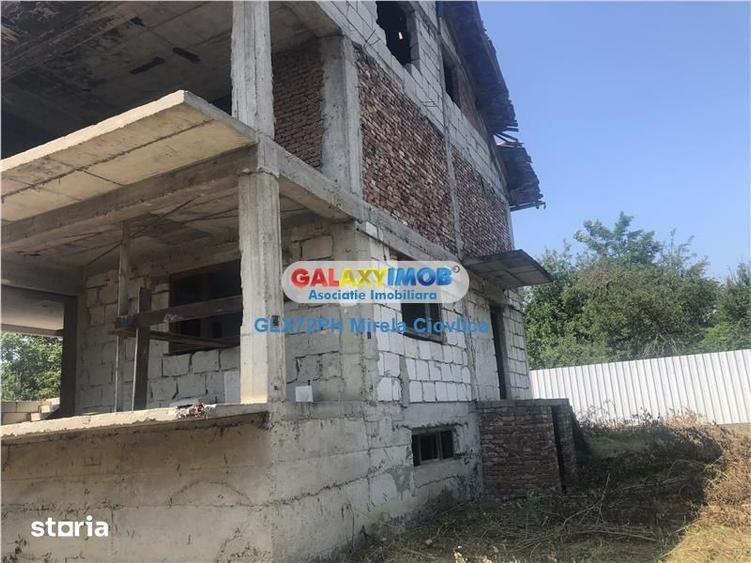 Casă cu 6 camere cu Teren 1513 Mp în Cornu