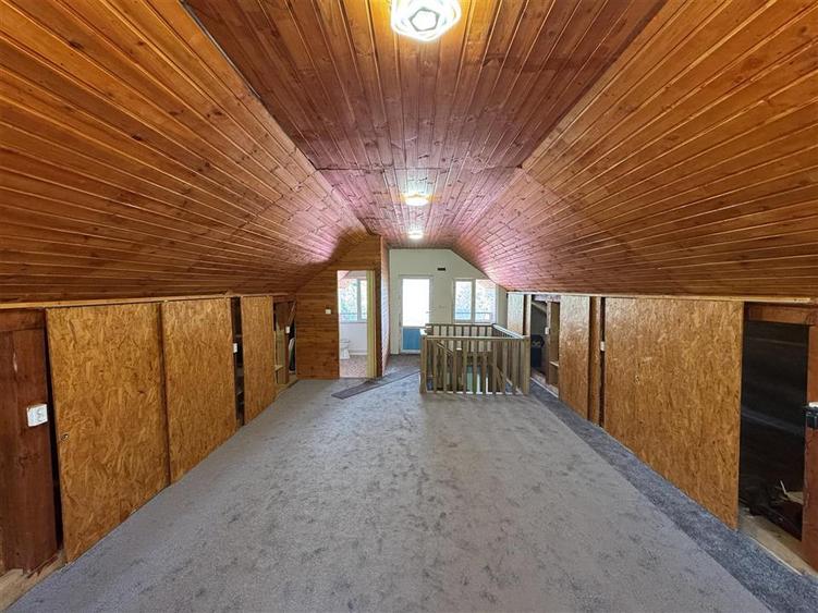 Casă cu 4 camere cu Teren 8418 Mp în Săbolciu