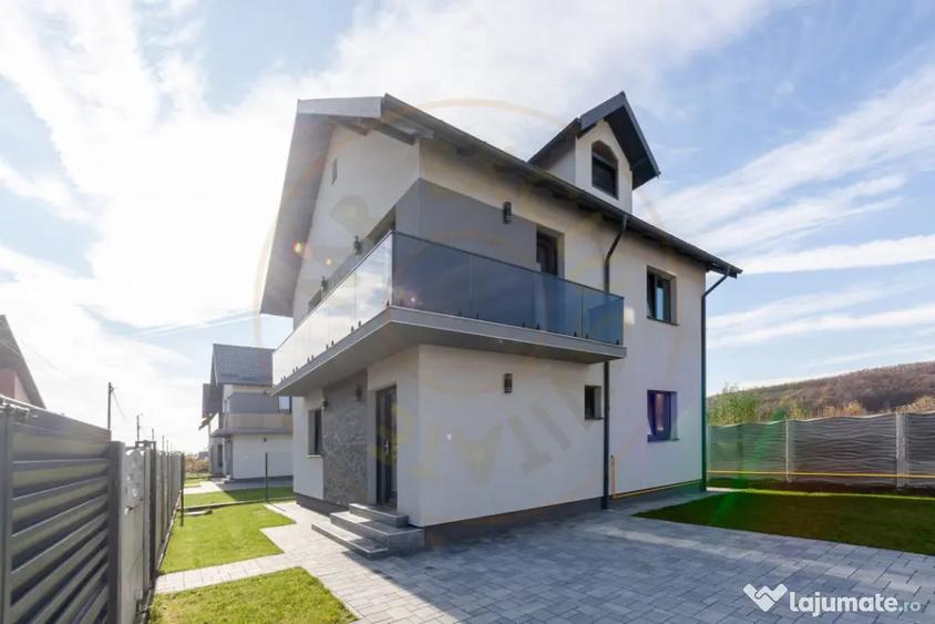 Casă cu 4 camere cu Teren 330 Mp în Argeșelu